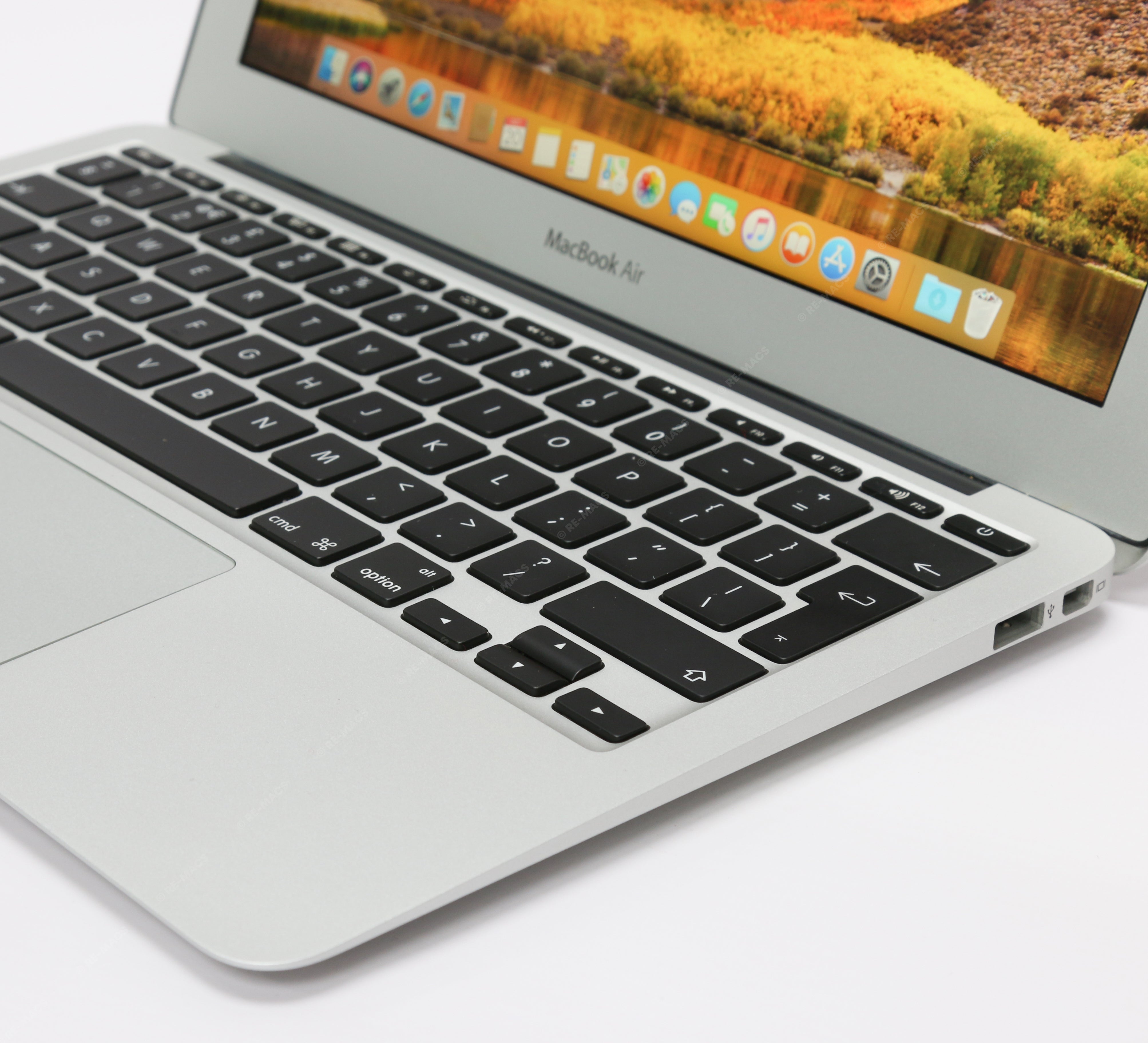 Apple Macbook Air 11" (2015) Intel Core i7 2.2GHz, 8GB RAM, 128GB SSD, Silver - macOS Monterey Refurbished