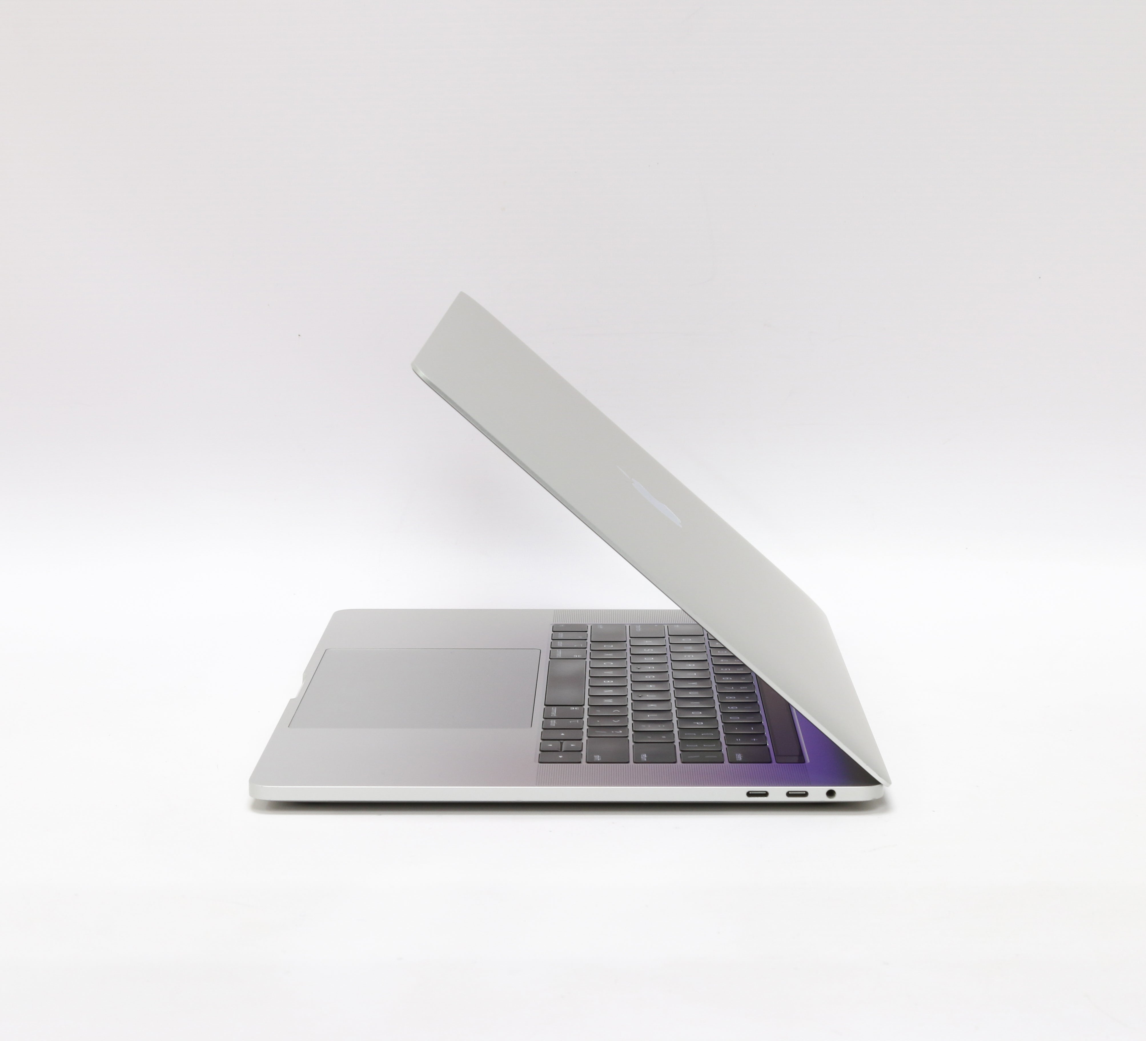 Apple Macbook Pro 15" (2016) Intel Core i7 2.7GHz, 16GB RAM, 1TB SSD, Silver - macOS Monterey Refurbished