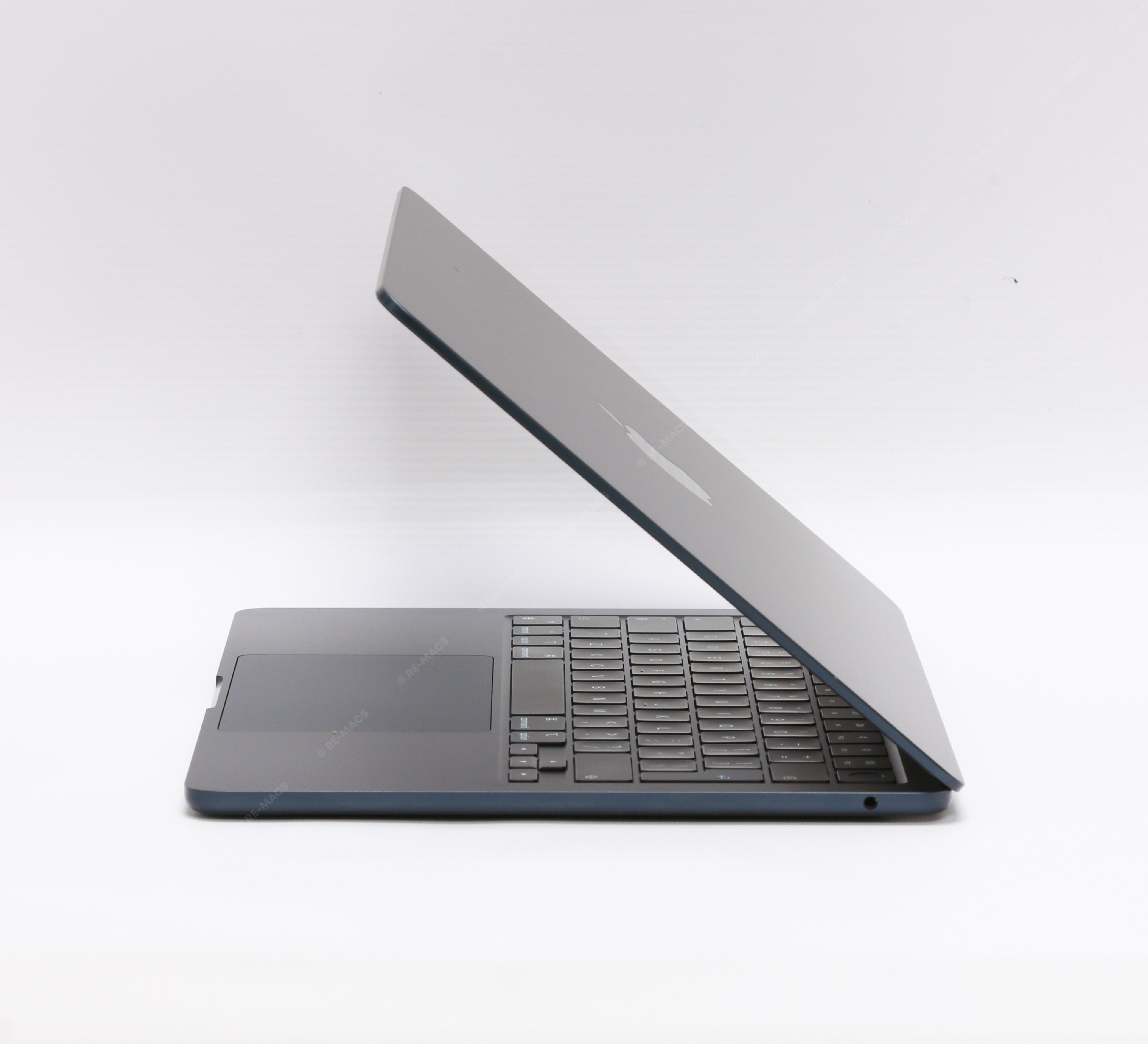 Apple Macbook Air 13" (2022) Silicon M2, 16GB RAM, 1TB SSD, Midnight - macOS Tahoe Refurbished