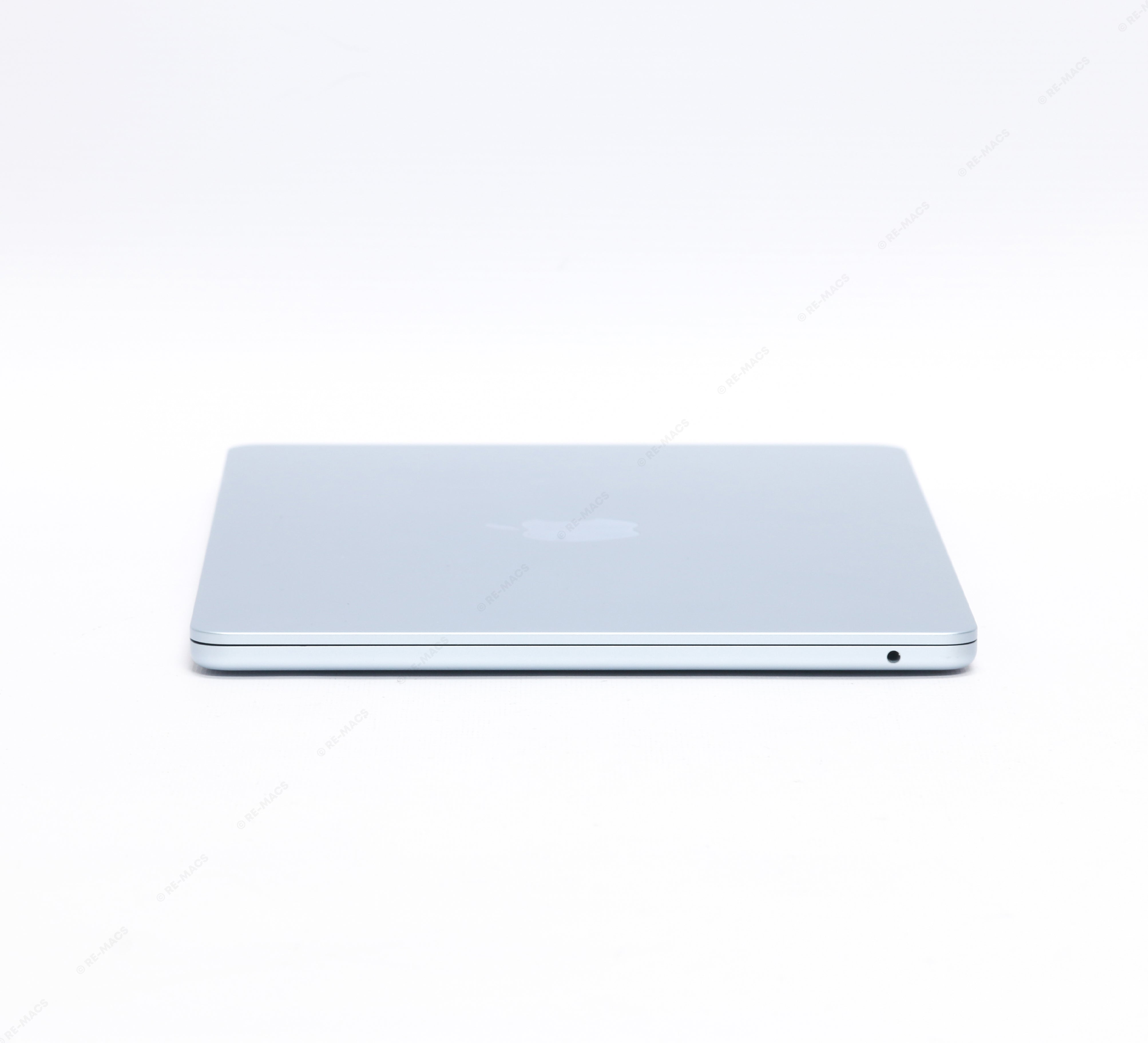 Apple Macbook Air 13" (2025) Silicon M4, 16GB RAM, 256GB SSD, Sky Blue - macOS Tahoe Refurbished