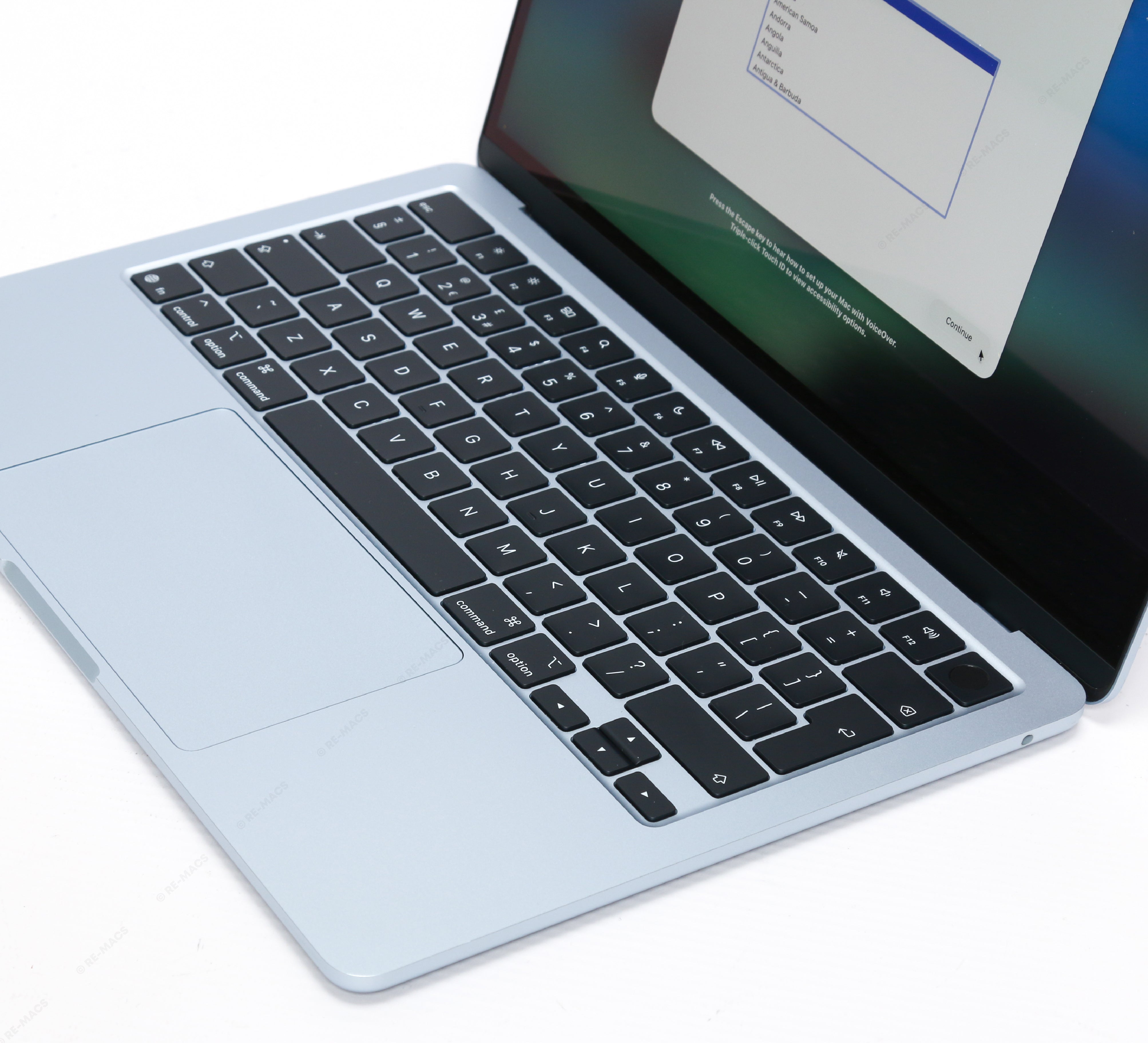 Apple Macbook Air 13" (2025) Silicon M4, 16GB RAM, 256GB SSD, Sky Blue - macOS Tahoe Refurbished