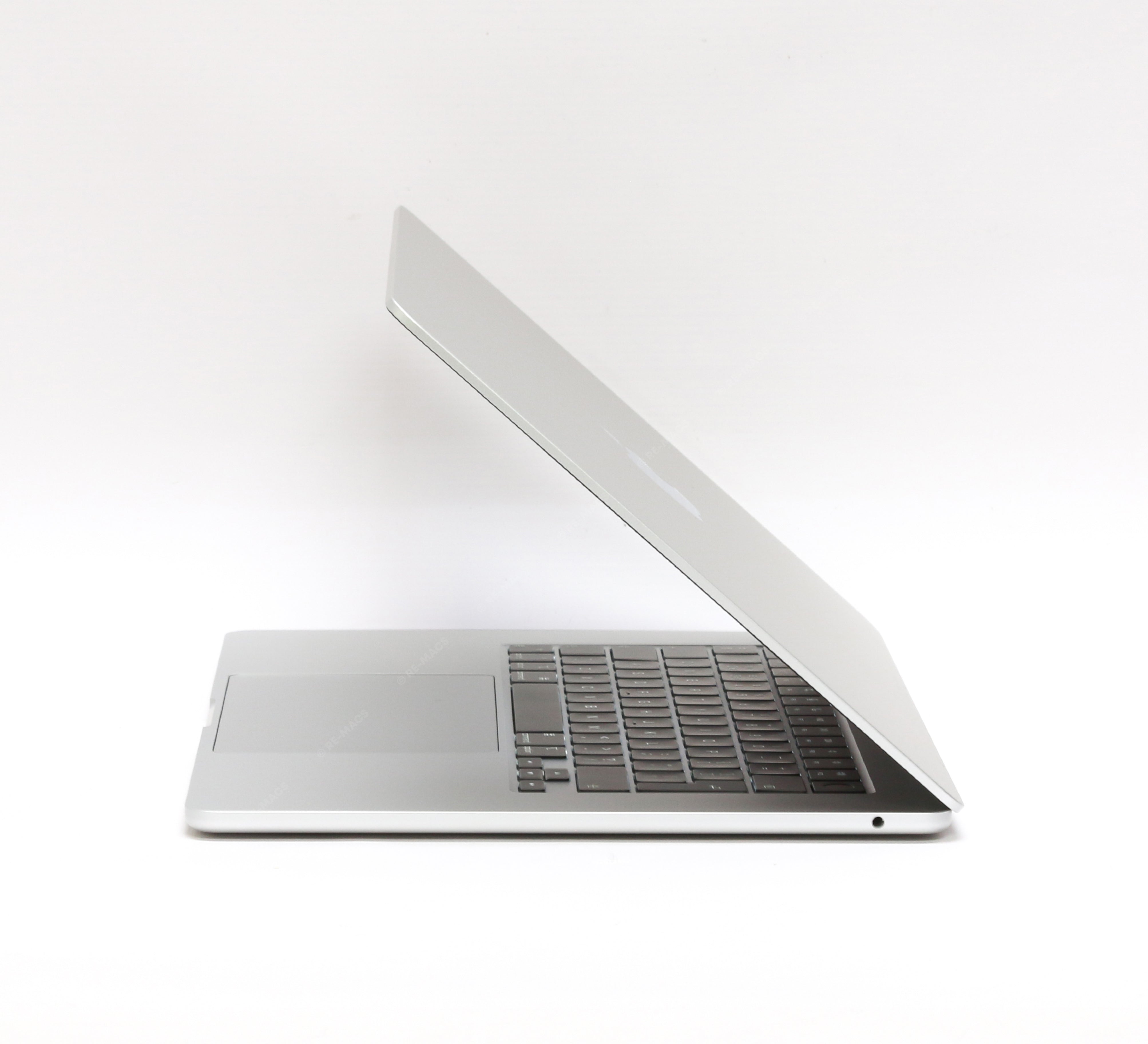 Apple Macbook Air 13" (2022) Silicon M2, 8GB RAM, 256GB SSD, Silver - macOS Tahoe Refurbished