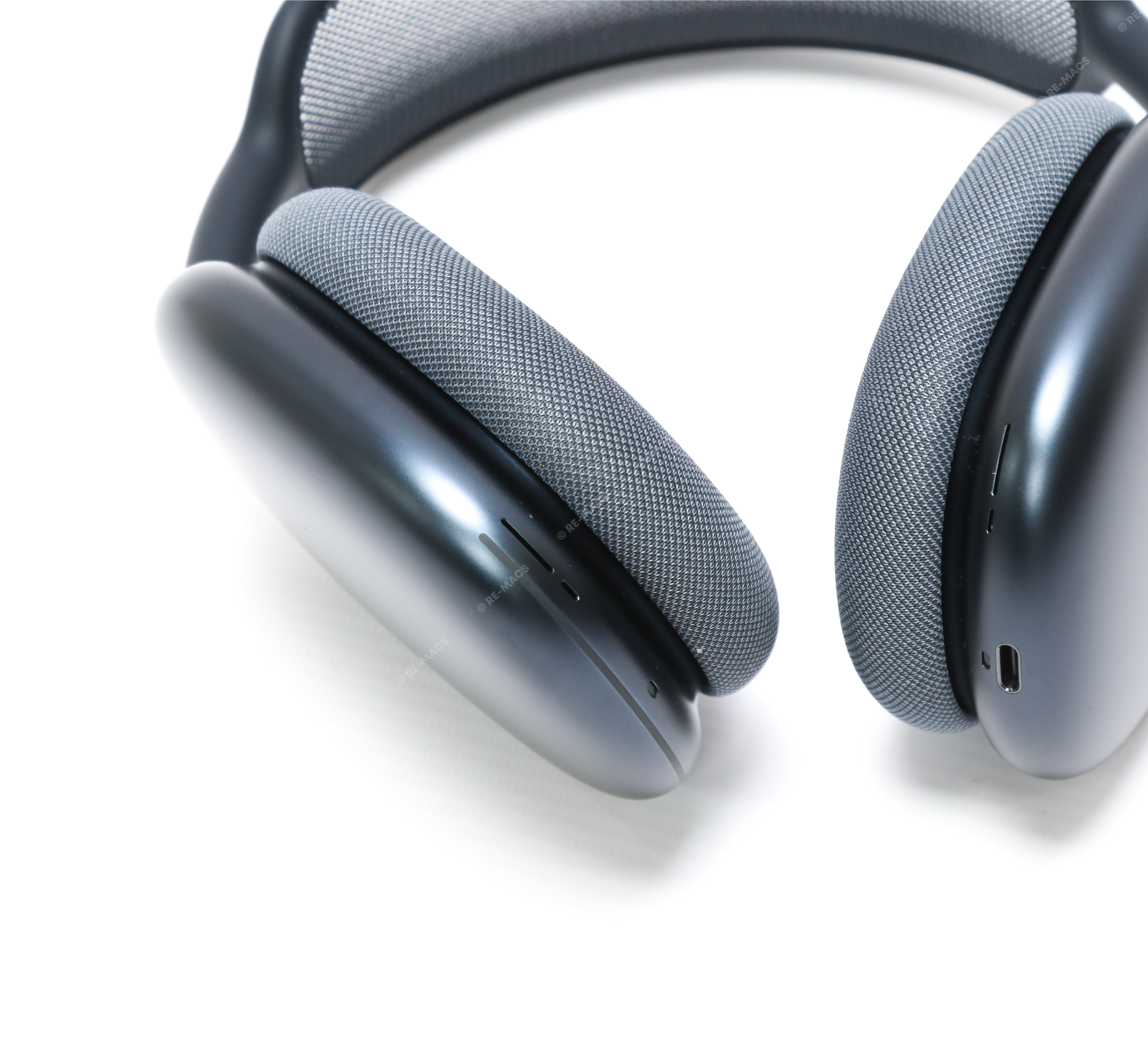 Airpods Max Lightning