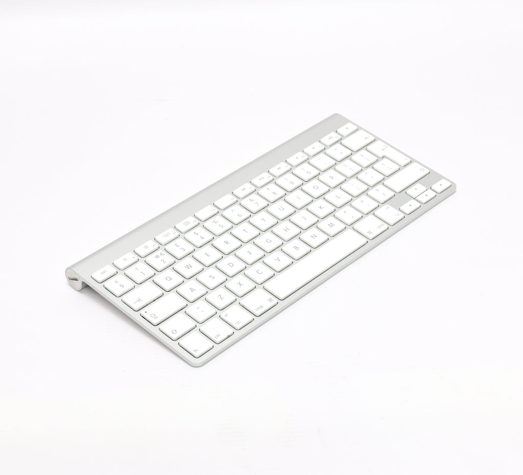 Apple 純正 ワイヤレスキーボード A1314 虚し シルバー